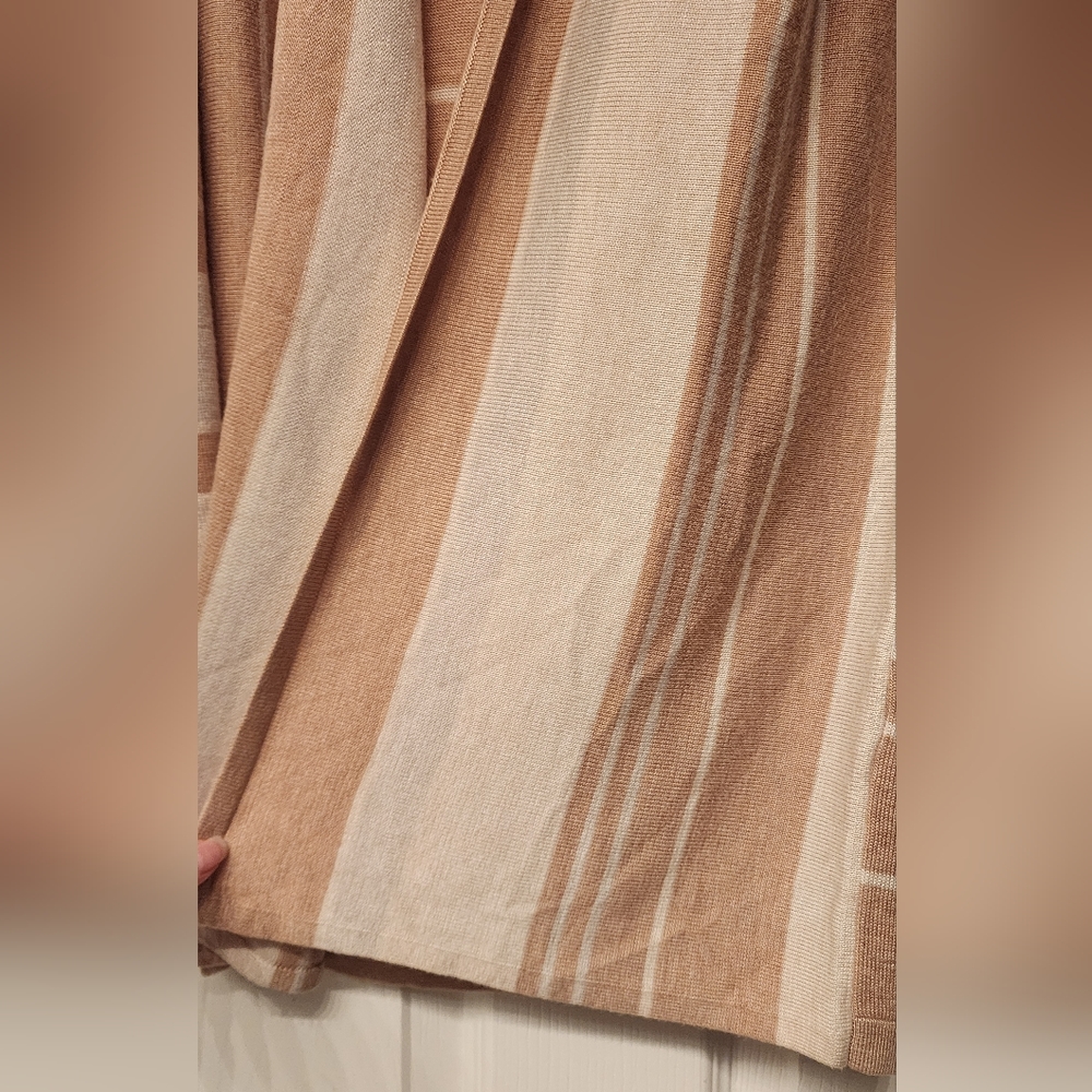 One grey day long open front duster in tan and gray stripes. Size Large - Picture 7 of 10